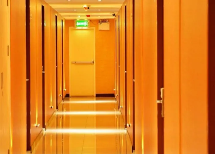 Oyo 460 Int Place Hotel 2*